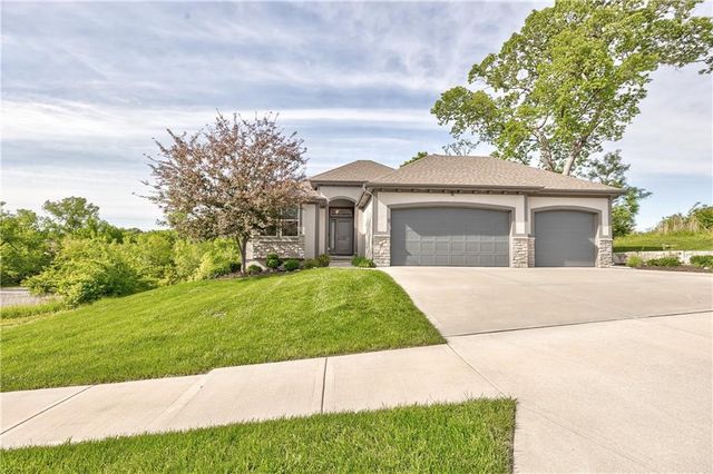 8 E 122nd Street, Kansas City, MO 64145