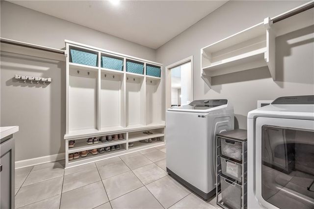 8 E 122nd Street, Kansas City, MO 64145