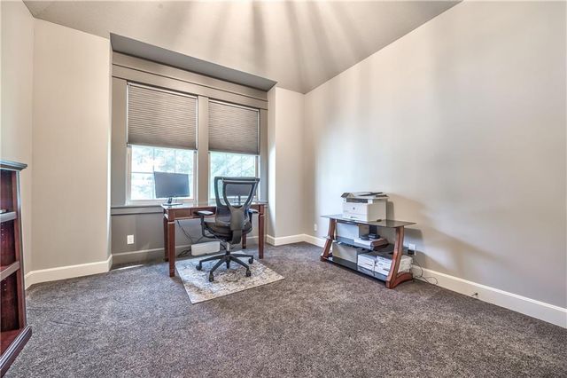 8 E 122nd Street, Kansas City, MO 64145