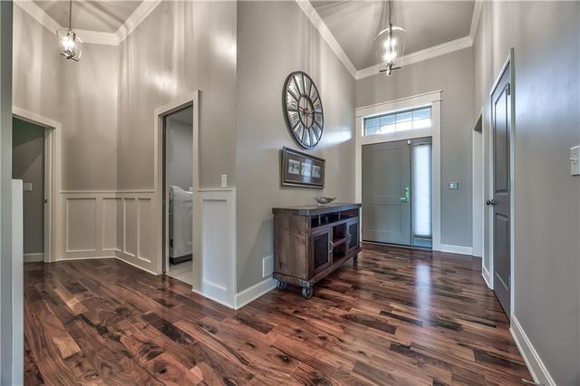 8 E 122nd Street, Kansas City, MO 64145