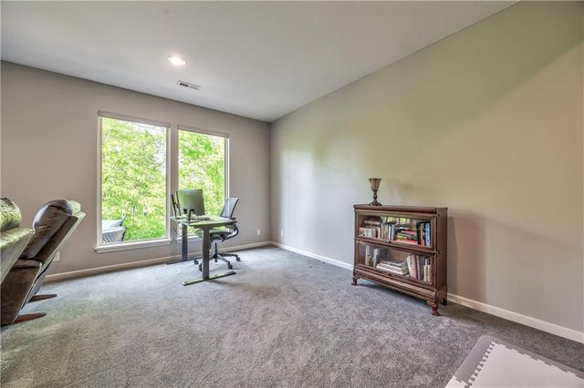 8 E 122nd Street, Kansas City, MO 64145
