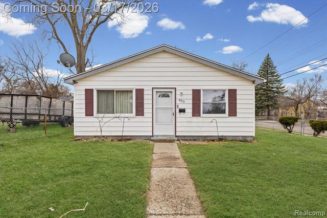 825 Robinwood Street, Pontiac, MI 48340