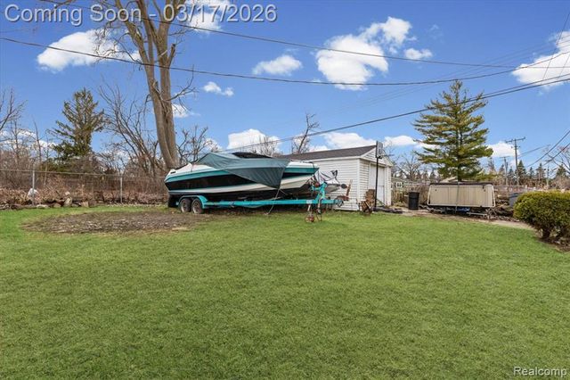 825 Robinwood Street, Pontiac, MI 48340