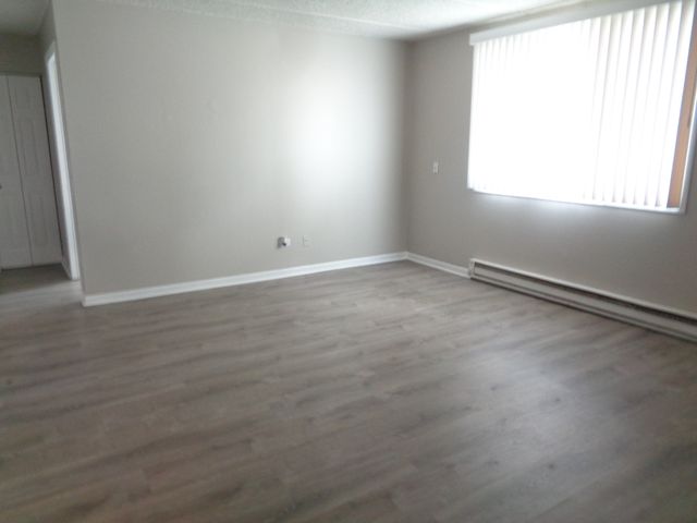 6305 Joliet Road 9, Countryside, IL 60525