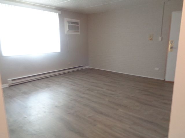 6305 Joliet Road 9, Countryside, IL 60525