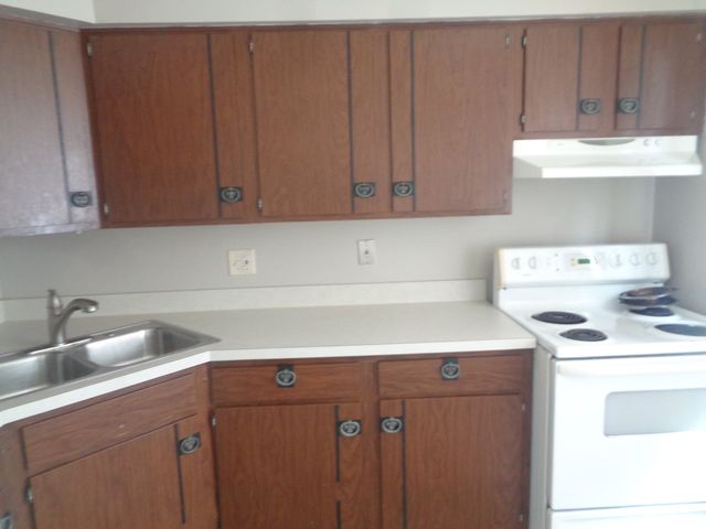 6305 Joliet Road 9, Countryside, IL 60525