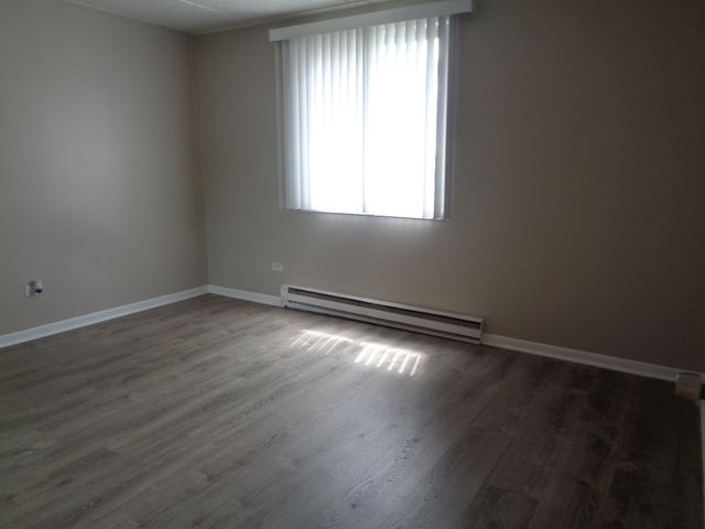 6305 Joliet Road 9, Countryside, IL 60525