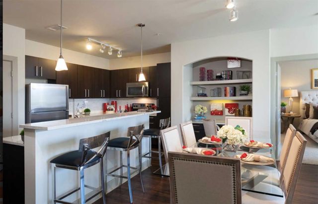1340 W Gray Street 448, Houston, TX 77019