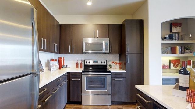 1340 W Gray Street 448, Houston, TX 77019