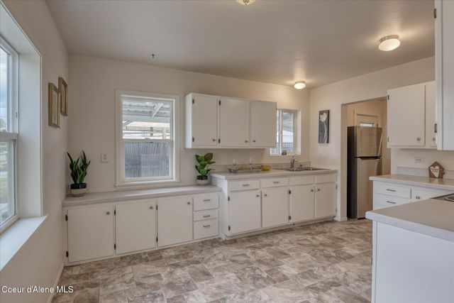 706 W Davidson Ave, Coeur D'alene, ID 83814