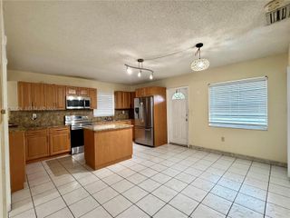 913 NW 22nd Place 0, Miami, FL 33125