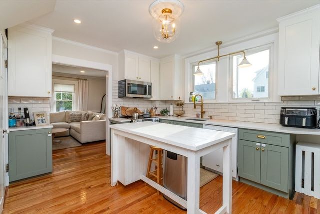 51 Stevens Rd., Needham, MA 02492
