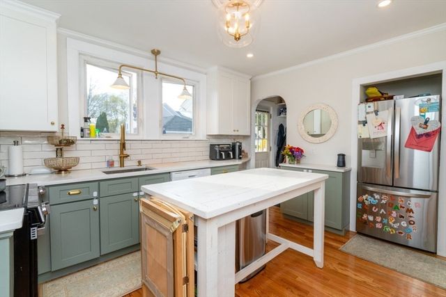 51 Stevens Rd., Needham, MA 02492