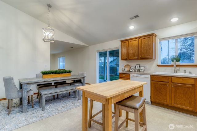 64 Talon Loop, Walla Walla, WA 99362