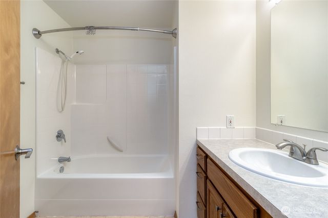 64 Talon Loop, Walla Walla, WA 99362