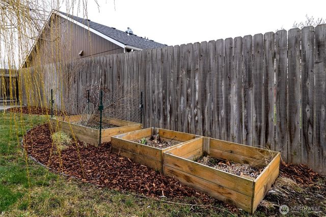 64 Talon Loop, Walla Walla, WA 99362