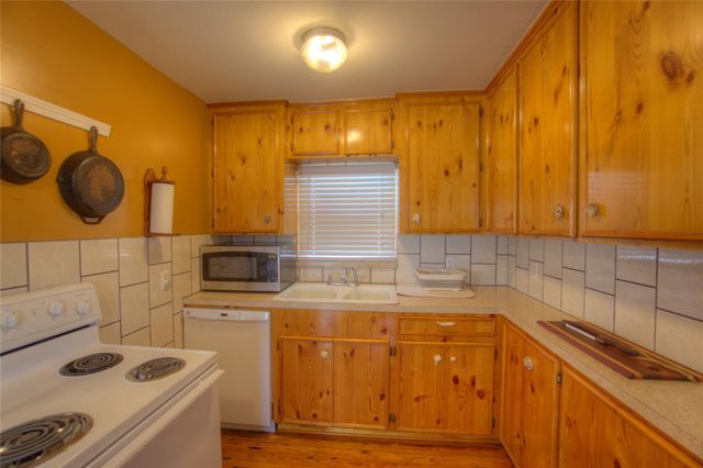 818 Fort Velasco Drive, Surfside Beach, TX 77541