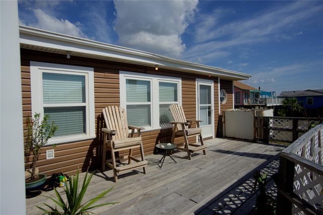 818 Fort Velasco Drive, Surfside Beach, TX 77541