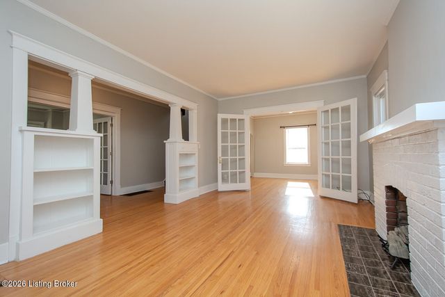 1072 Eastern Pkwy, Louisville, KY 40217