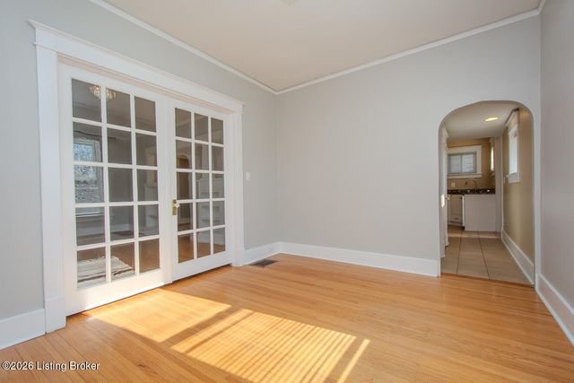 1072 Eastern Pkwy, Louisville, KY 40217