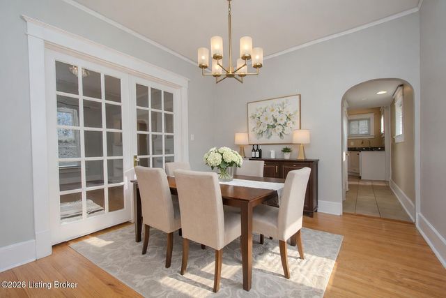 1072 Eastern Pkwy, Louisville, KY 40217