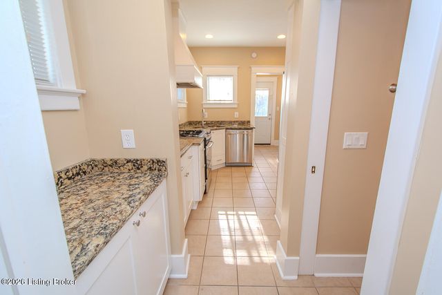 1072 Eastern Pkwy, Louisville, KY 40217