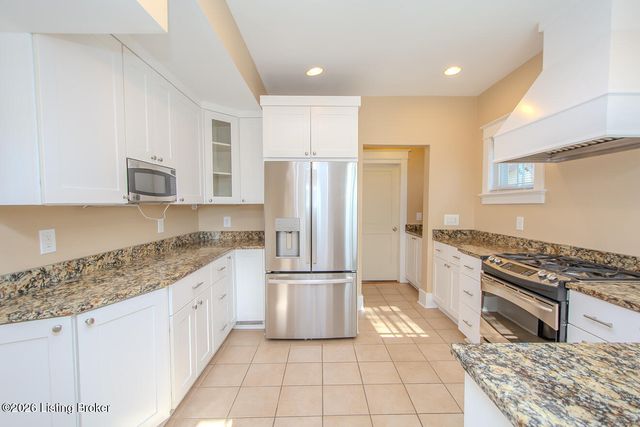 1072 Eastern Pkwy, Louisville, KY 40217