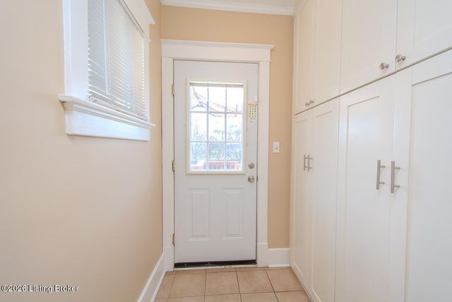 1072 Eastern Pkwy, Louisville, KY 40217