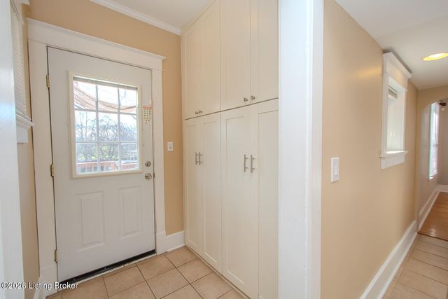 1072 Eastern Pkwy, Louisville, KY 40217