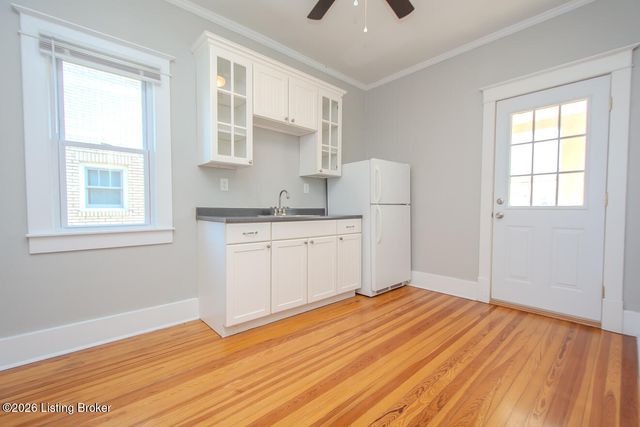 1072 Eastern Pkwy, Louisville, KY 40217