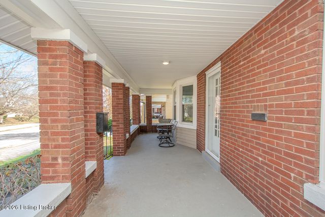 1072 Eastern Pkwy, Louisville, KY 40217