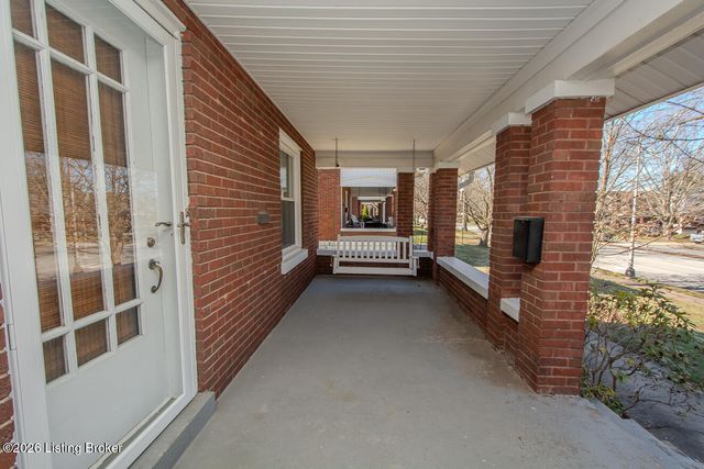 1072 Eastern Pkwy, Louisville, KY 40217