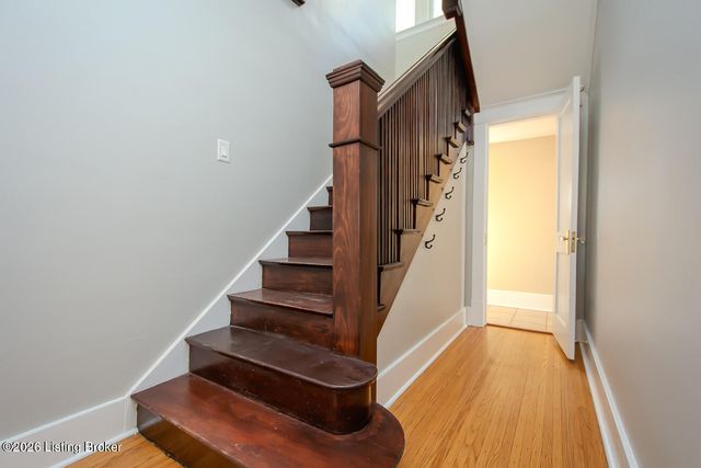 1072 Eastern Pkwy, Louisville, KY 40217