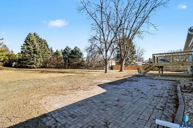 4104 S Hackberry Cir Circle, Sioux Falls, SD 57103