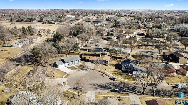 4104 S Hackberry Cir Circle, Sioux Falls, SD 57103