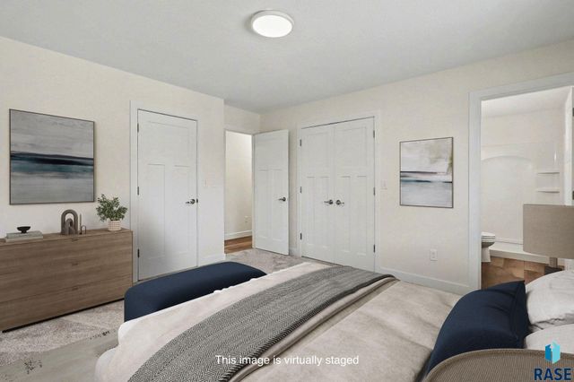 4104 S Hackberry Cir Circle, Sioux Falls, SD 57103