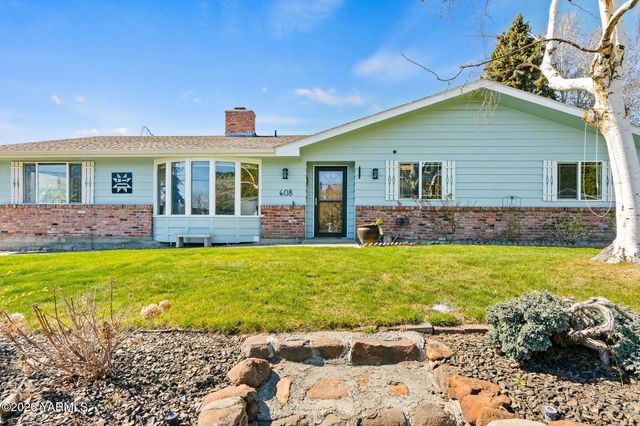 608 N 56th Ave, Yakima, WA 98908