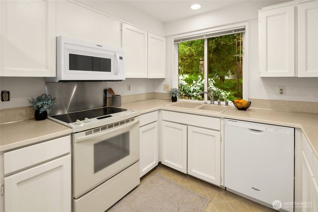 11917 Stendall Place N, Seattle, WA 98133