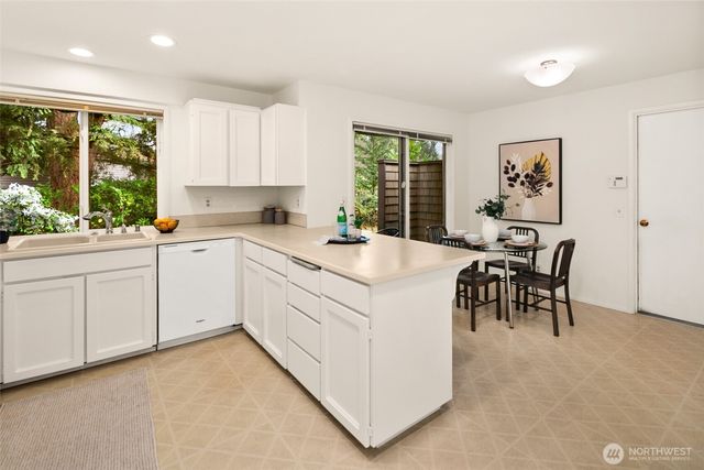 11917 Stendall Place N, Seattle, WA 98133