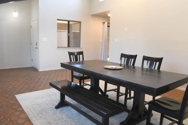 4803 Leon Grande Avenue SE, Rio Rancho, NM 87124