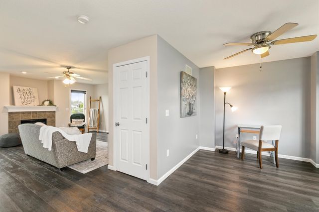 1823 NW Prairie Lakes Drive, Ankeny, IA 50023