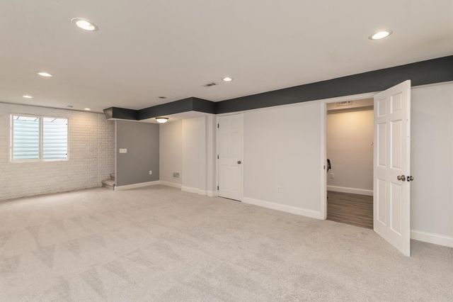 1823 NW Prairie Lakes Drive, Ankeny, IA 50023