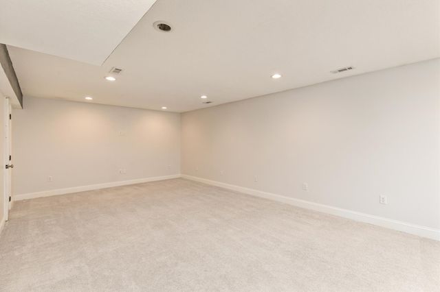 1823 NW Prairie Lakes Drive, Ankeny, IA 50023