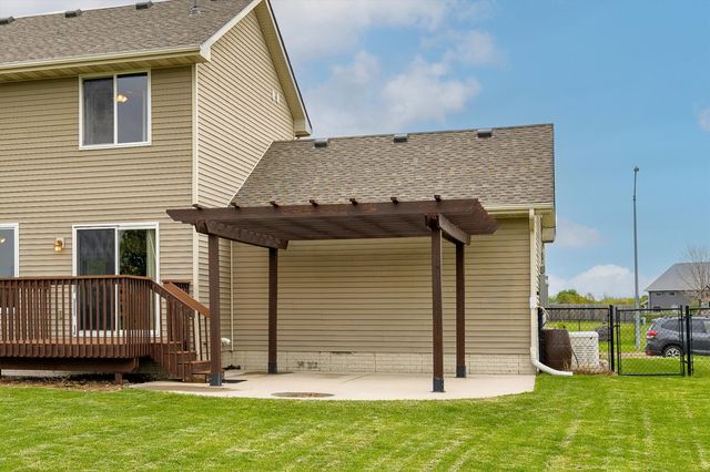 1823 NW Prairie Lakes Drive, Ankeny, IA 50023