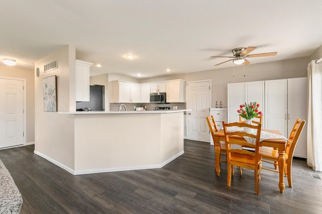1823 NW Prairie Lakes Drive, Ankeny, IA 50023