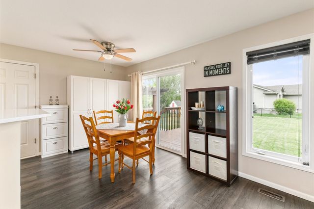 1823 NW Prairie Lakes Drive, Ankeny, IA 50023