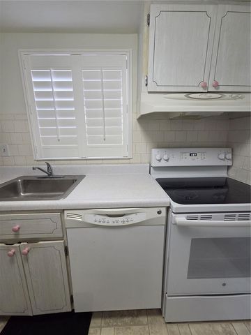 1542 LEISURE DRIVE N22, Bradenton, FL 34207