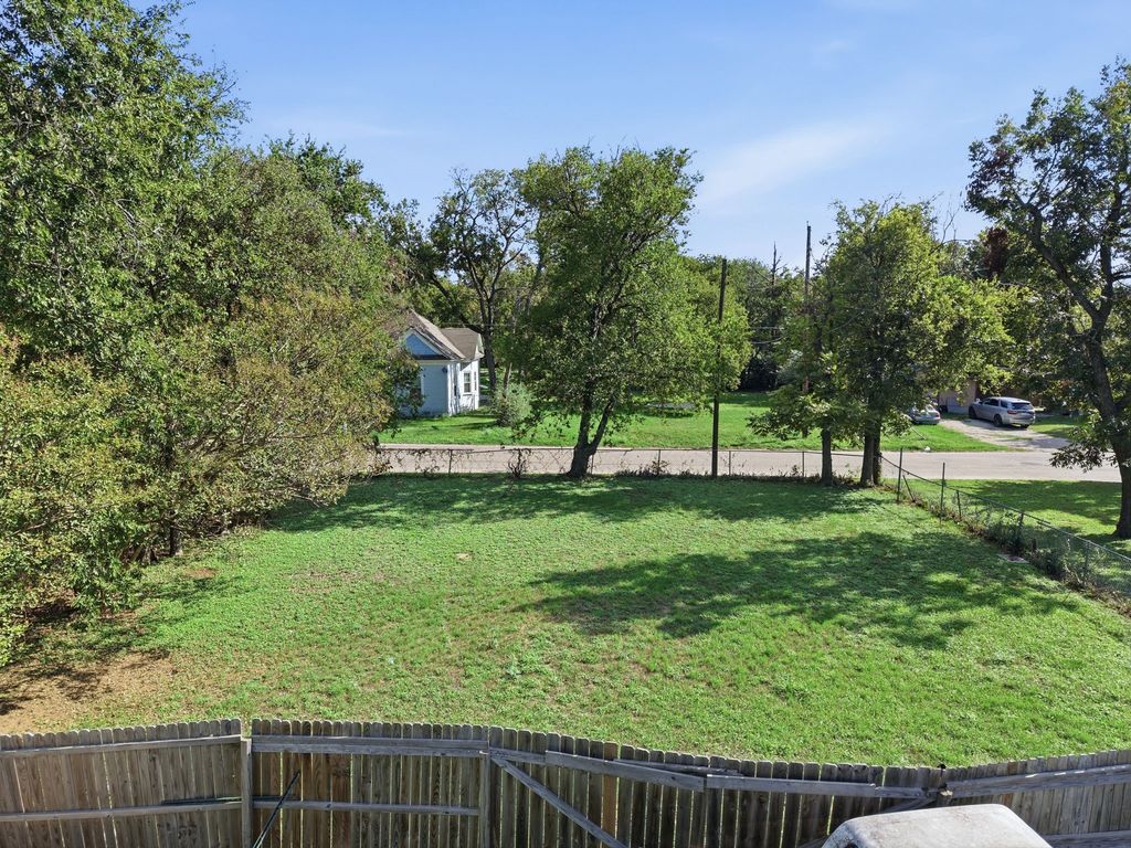 1109 Alvarado Street, Cleburne, TX 76031 — photo 5