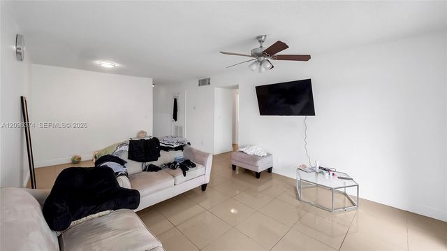 4200 NW 3rd Court 241, Plantation, FL 33317