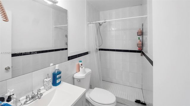 4200 NW 3rd Court 241, Plantation, FL 33317